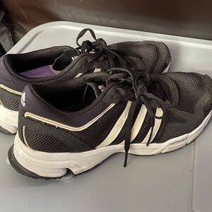 11 women’s adidas black white adiprene sneakers